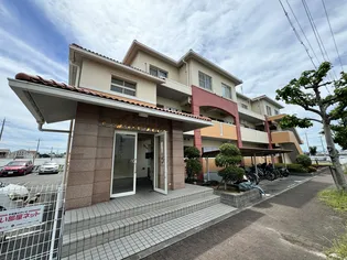 アヴニ−ル【1階】の外観