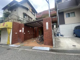 ファーストマンション【1階】の外観