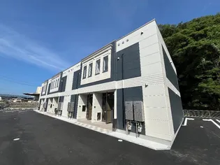 アヴェルラ・プラス【1階】の外観