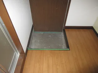 白楊荘【B15号室】の玄関