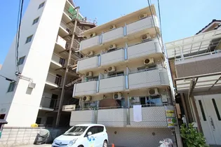東雲本町ビルの外観