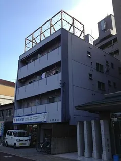 上原ビルの外観