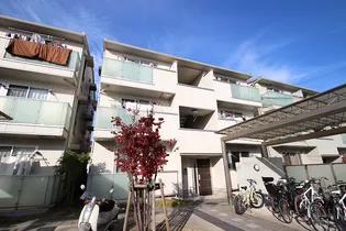 ELLISC棟の外観