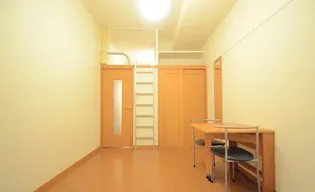 レオパレスセレステ【1階】の居間