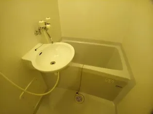 レオパレスセレステ【1階】の風呂