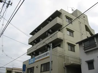 スカイシティ川内【5階】の外観