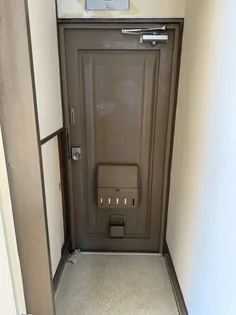 立山ビル【203号室】の玄関