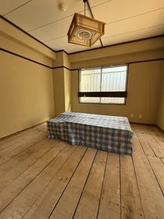 立山ビル【203号室】の居間