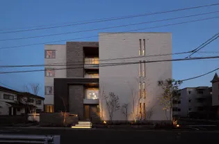 フィーノ【4階】の外観