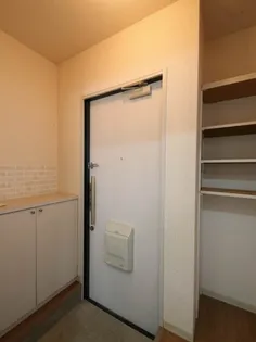 ビューハイム原田A棟【1階】の玄関