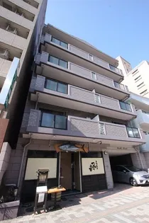 ファミーユ倉田【4階】の外観