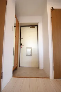 スカイビュー高須台【3階】の玄関