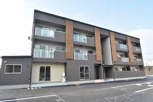 クーアヴァン【1階】の外観