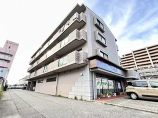 ファミール昭栄【3階】の外観