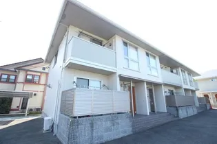 サープラス【1階】の外観