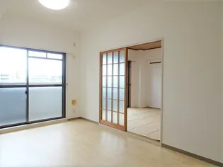 ルミエール2己斐本町【3階】の居間