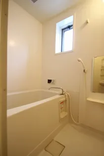 ラフィネC棟【1階】の風呂