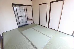 洋光シャインハウスA棟【1階】の玄関