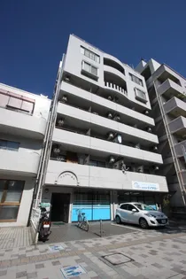 アベニュー西山の外観