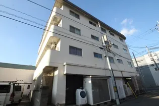 西原ビルの外観