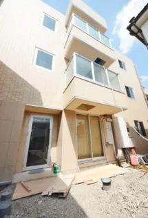 クリスタルガーデンの外観