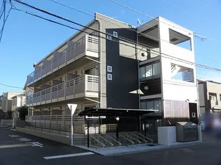 クレイノロッソストラーダの外観