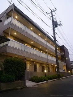 リブリアニヴェルセルの外観