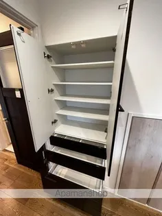 ウィザース【2階】の内装