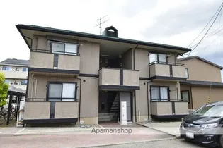 ロイヤルガーデンコート C【1階】の外観