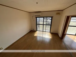 アドミラブールA【4階】の居間