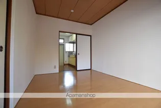 メゾン大友A【102号室】の居間