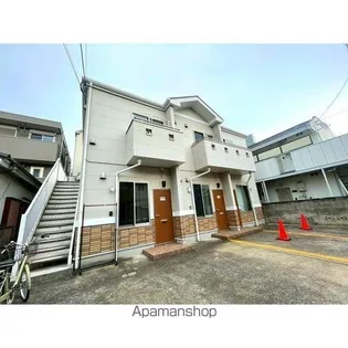 WHITE WING【2階】の外観