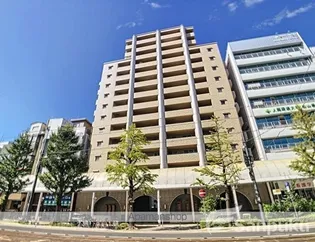 アルファステイツ市駅前の画像