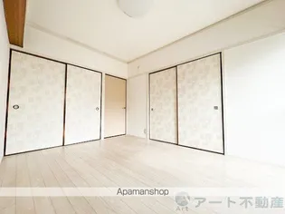 コスモリヴェール朝生田【2階】の内装