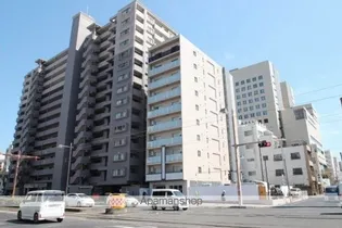 岡山県岡山市北区中山下2丁目【マンション】の外観