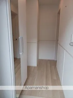 サウスウェーⅧ A【1階】の玄関