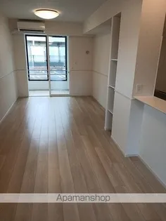 サウスウェーⅧ A【1階】の居間