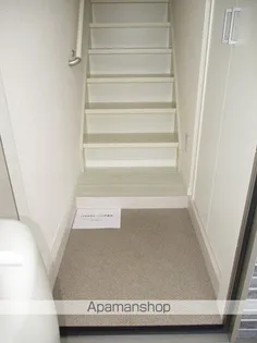 ニルヴァーシュ【205号室】の玄関