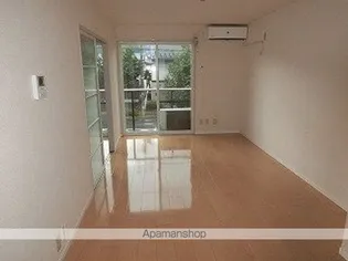 ディアス中津川C【2階】の居間