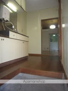 メゾン大友A【202号室】の玄関