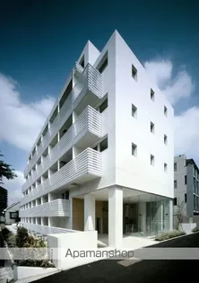 カスタリア市ヶ谷【2階】の外観