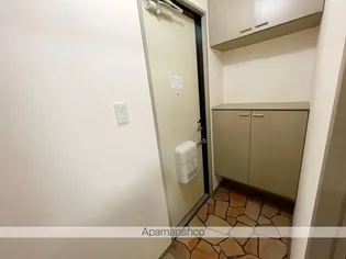 メゾン・パークス C【2階】の玄関