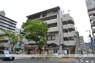 Y'Sビルの画像
