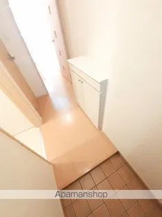 PINE BREEZE壱番館【1階】の玄関