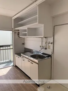 ヴィラナリー観音寺2号棟【303号室】のキッチン