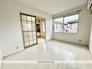 フレグランスA【205号室】の居間