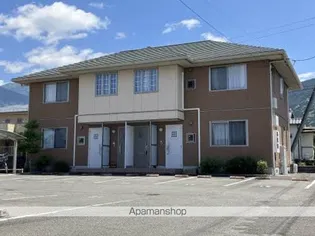 愛媛県新居浜市西泉町【アパート】の外観