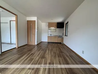 サニー神宮の森【1階】の居間