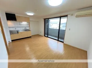 ステディア【203号室】の居間