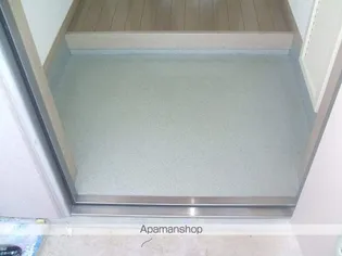 サンシャインコート東合川【2階】の玄関